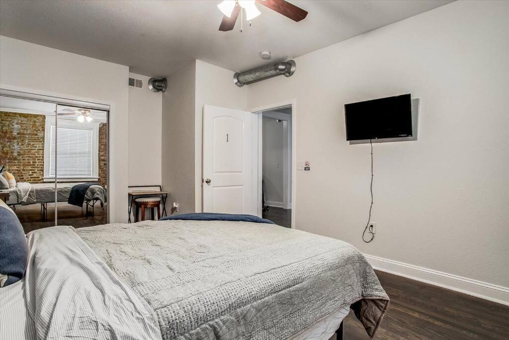 Oasis Midtown Kc- 2 Bedroom Apt Kansas City Esterno foto